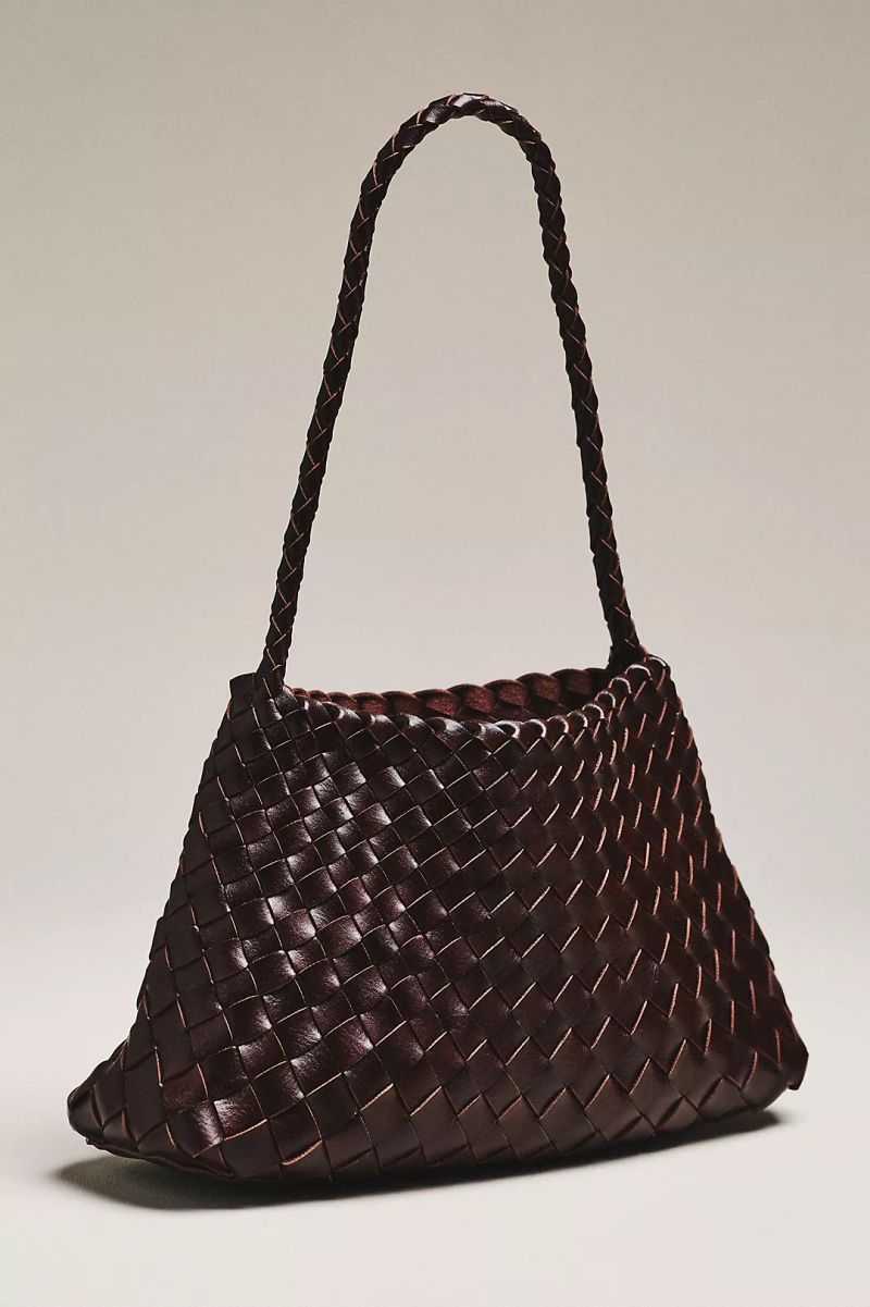 Calla woven shoulder bag in the colour chocolate 